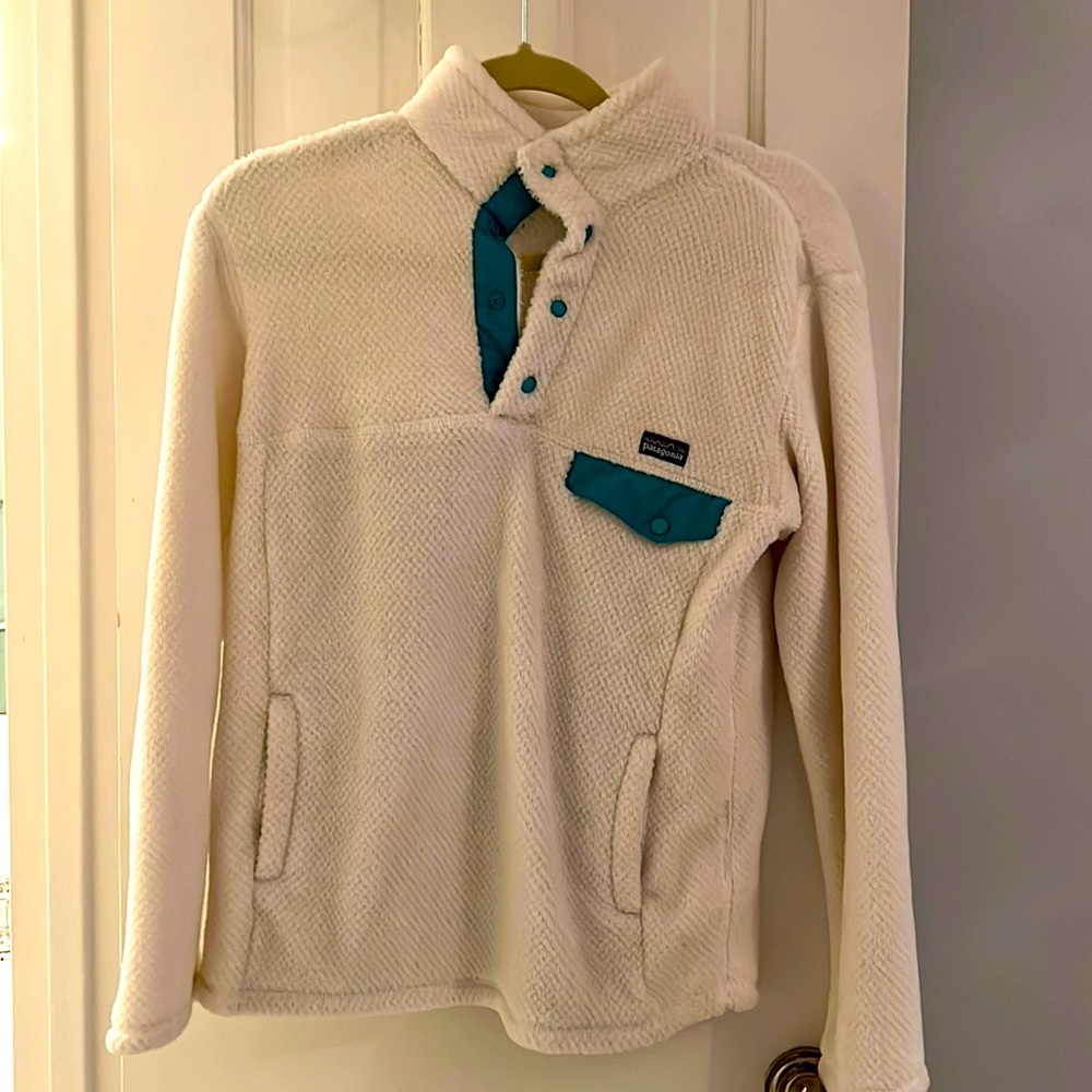 Patagonia Fleece Kids XXL (16-18). Fits like a womens small or medium.